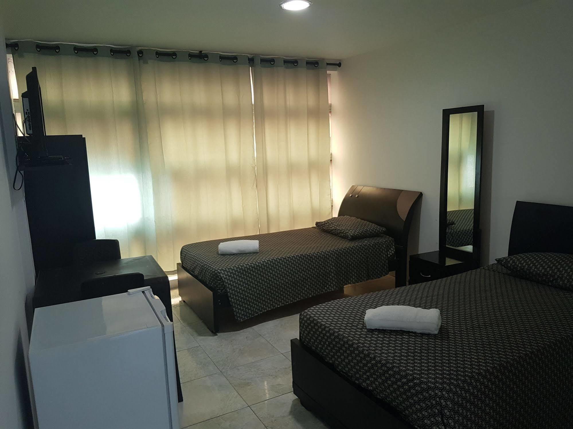 Hostal Central Beach Hotel 2*